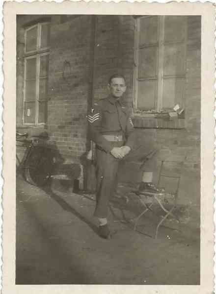 Images/grandad photos00120033.jpg